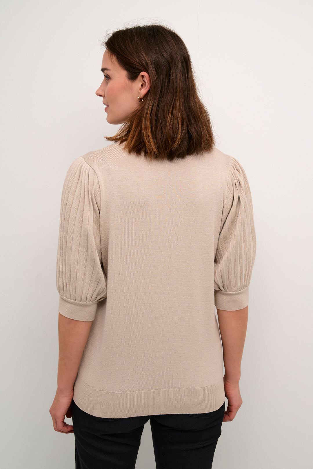 T-shirt à manches accordéon Lone – Détails plissés et coupe moderne