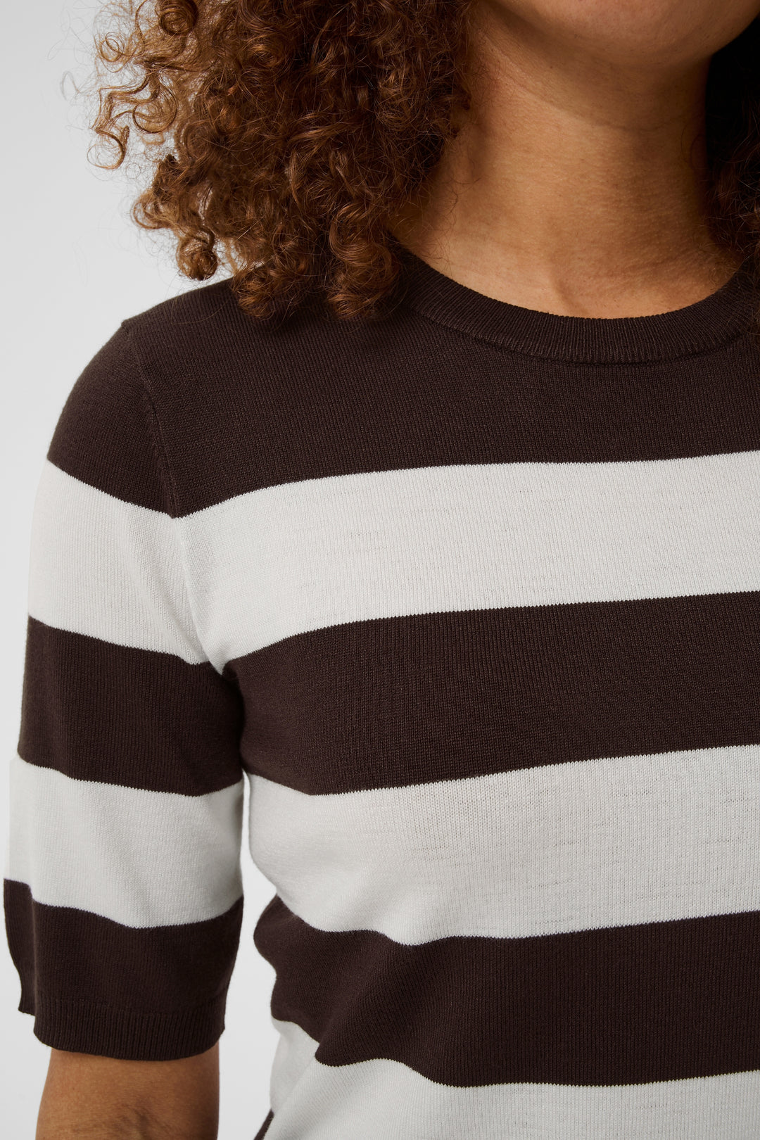 T-shirt en maille Lizza – Indispensable rayé au confort extensible