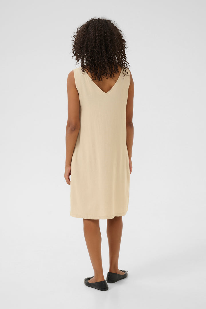 Robe à enfiler minimaliste à col en V Milia - Mélange de lin