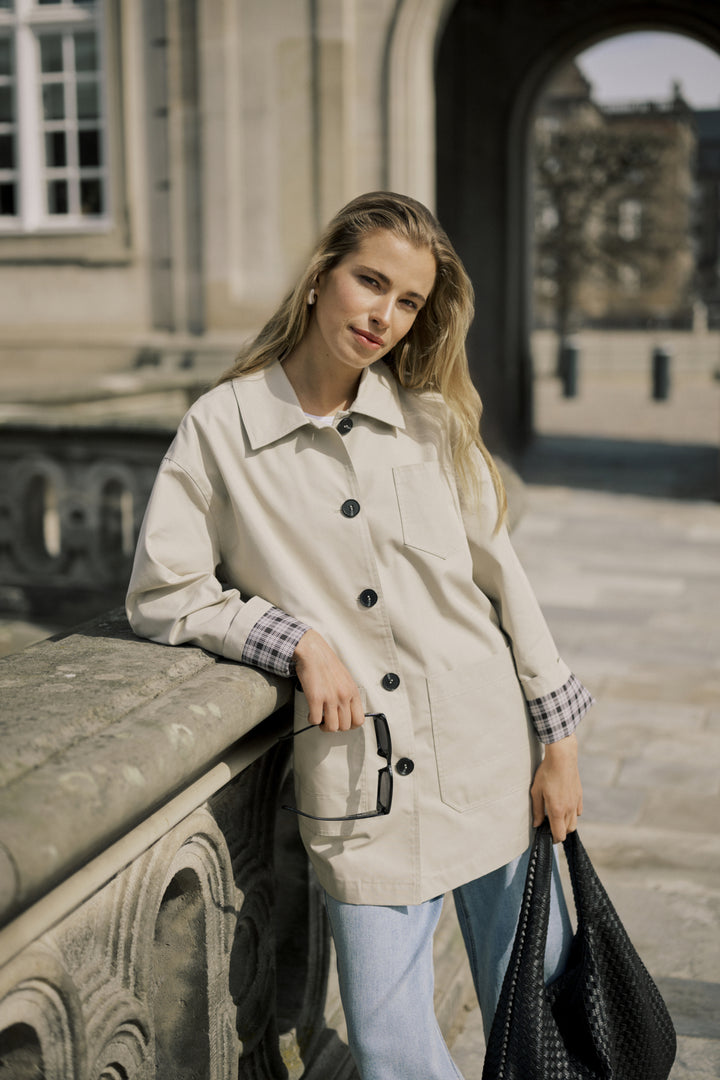 Valentina lightweight mid-season coat - Loose fit with contrasting buttons