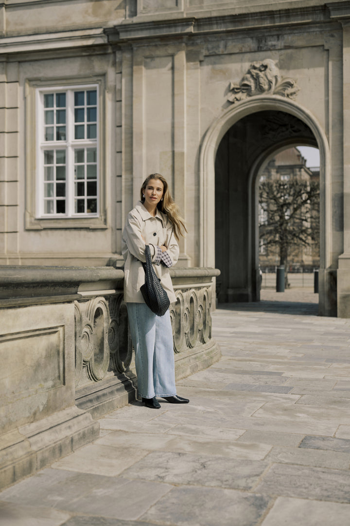 Valentina lightweight mid-season coat - Loose fit with contrasting buttons