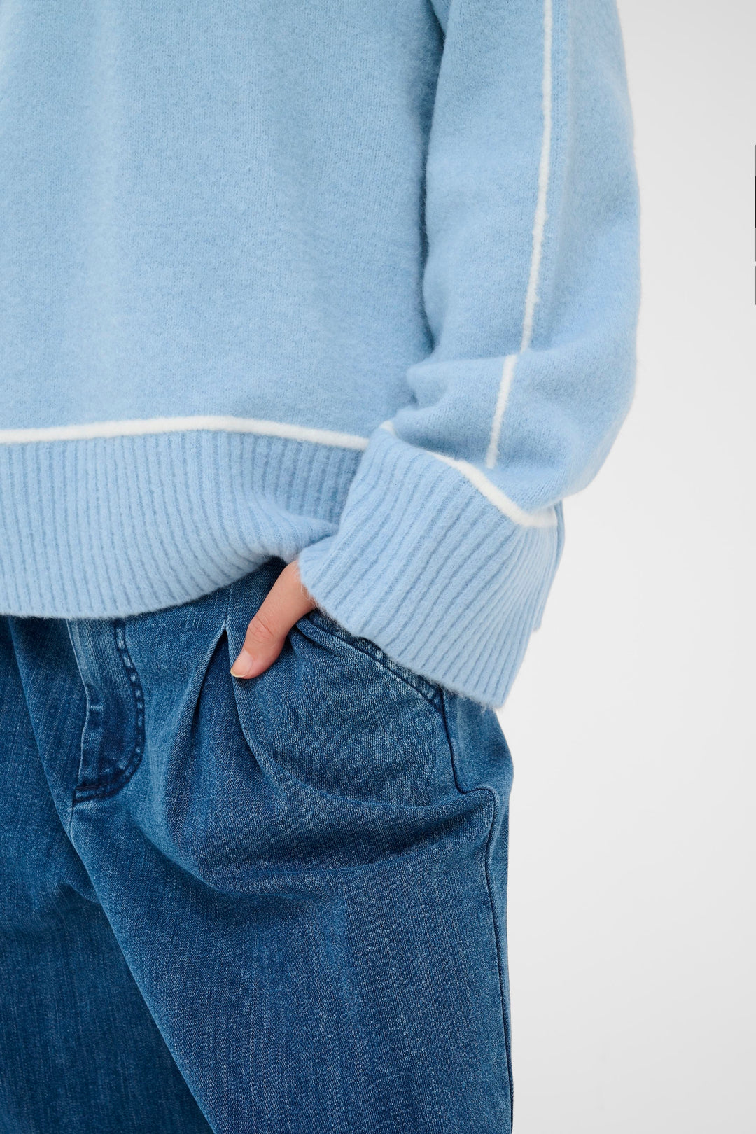 Pull décontracté aux finitions contrastées Jinie