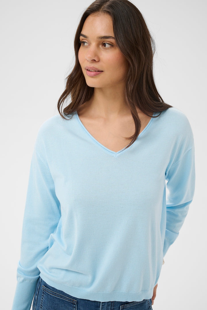 Pull col en V LizzaMai – Maille douce et silhouette épurée