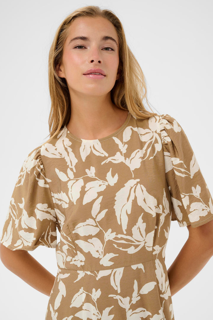 Marlo Short-Sleeve Dress - Fitted silhouette and foliage print