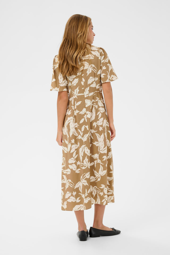 Marlo Short-Sleeve Dress - Fitted silhouette and foliage print