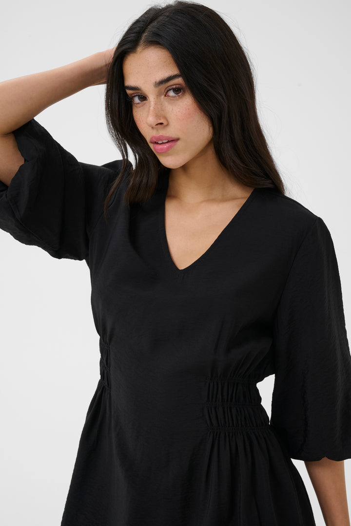 Robe ajustée Neema – Manches bouffantes et viscose écoresponsable