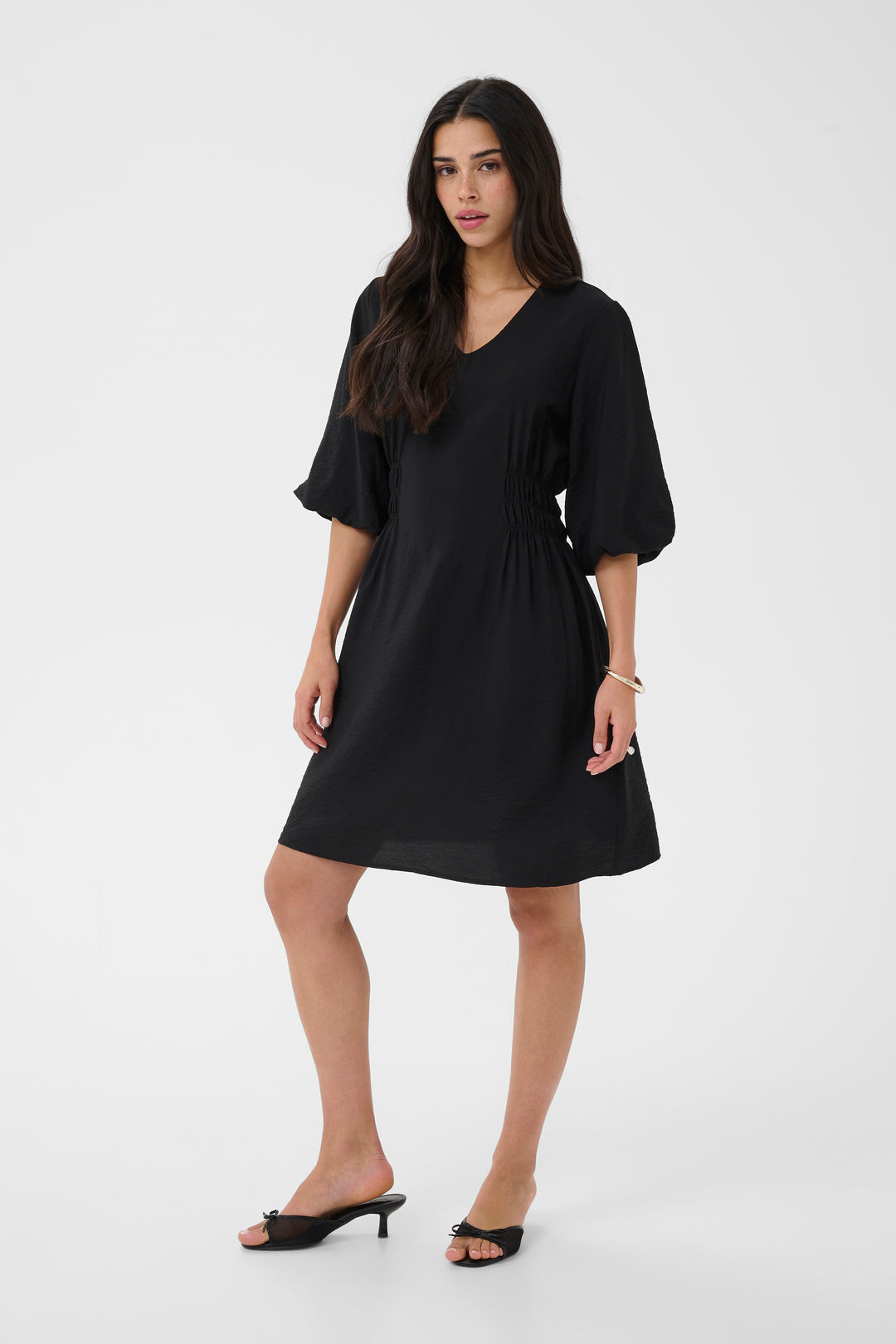 Robe ajustée Neema – Manches bouffantes et viscose écoresponsable