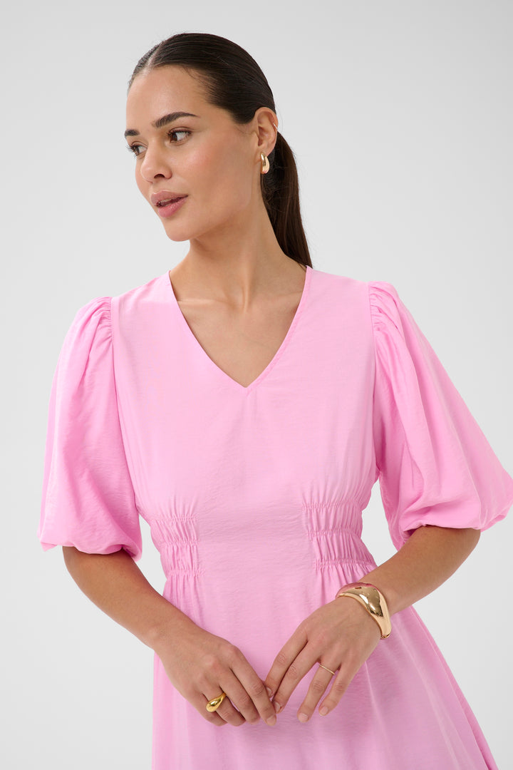 Robe ajustée Neema – Manches bouffantes et viscose écoresponsable