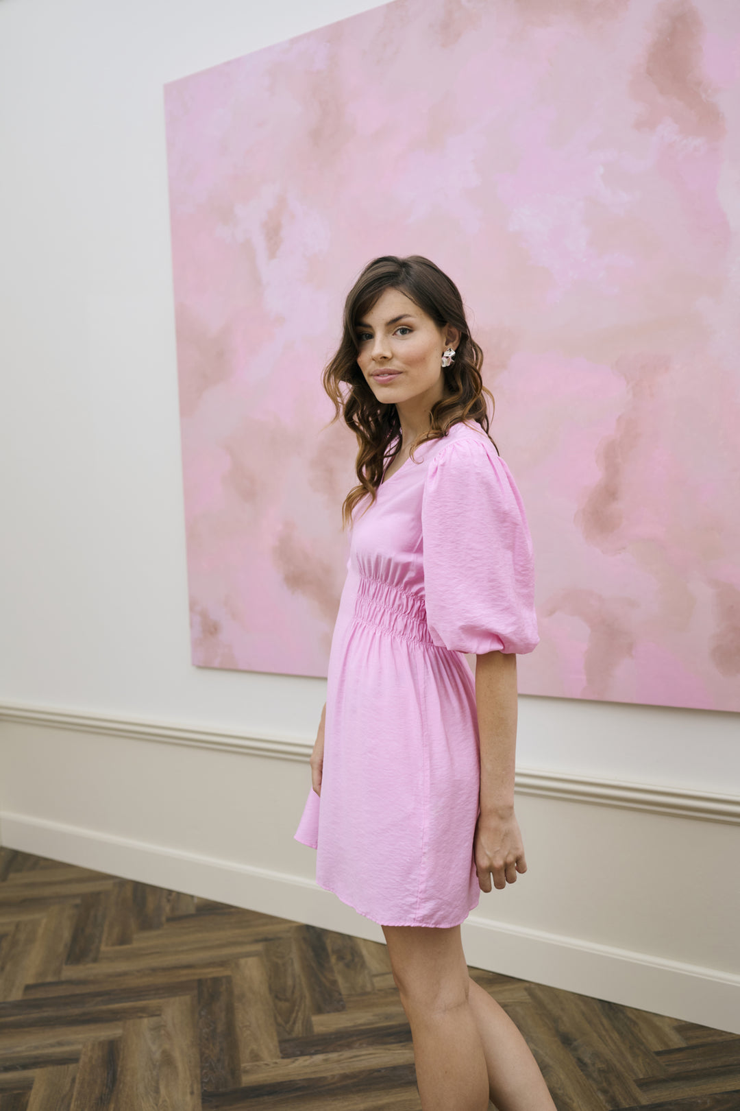 Robe ajustée Neema – Manches bouffantes et viscose écoresponsable