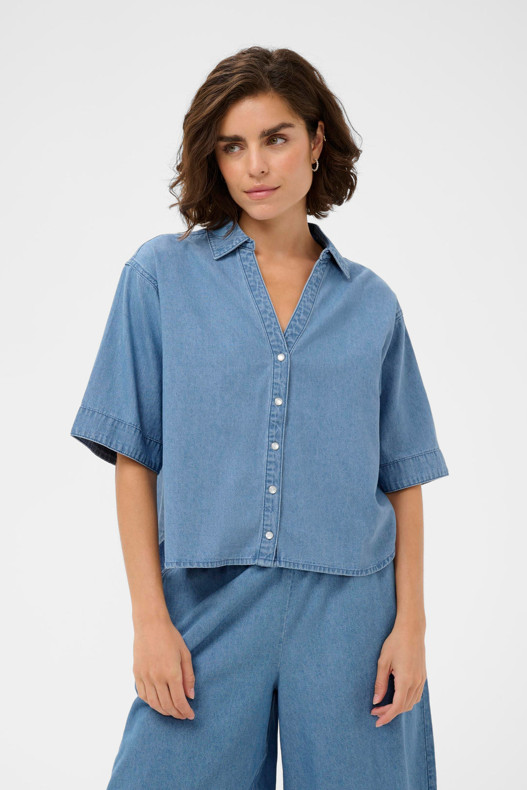 Chemise en denim souple Jade – Manches courtes et 100% coton