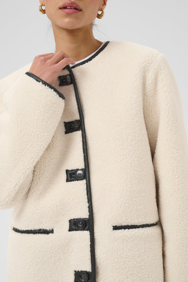 Manteau à bordures contrastantes Sandra - Coupe droite et généreuse