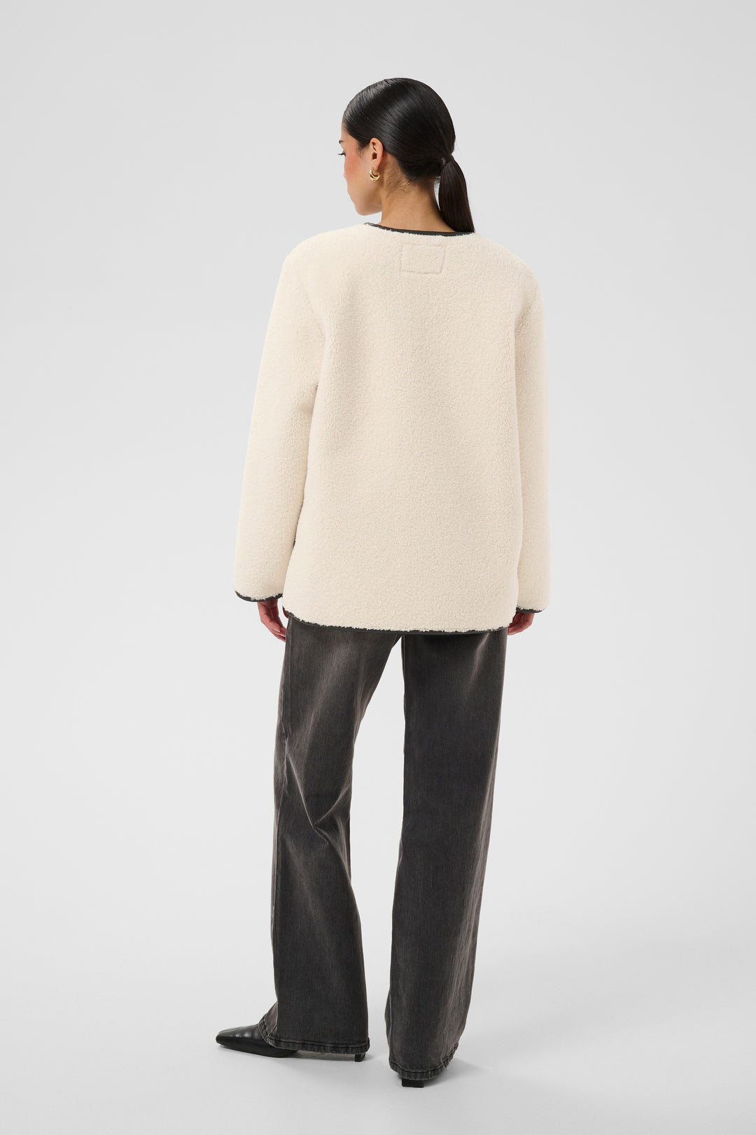 Manteau à bordures contrastantes Sandra - Coupe droite et généreuse