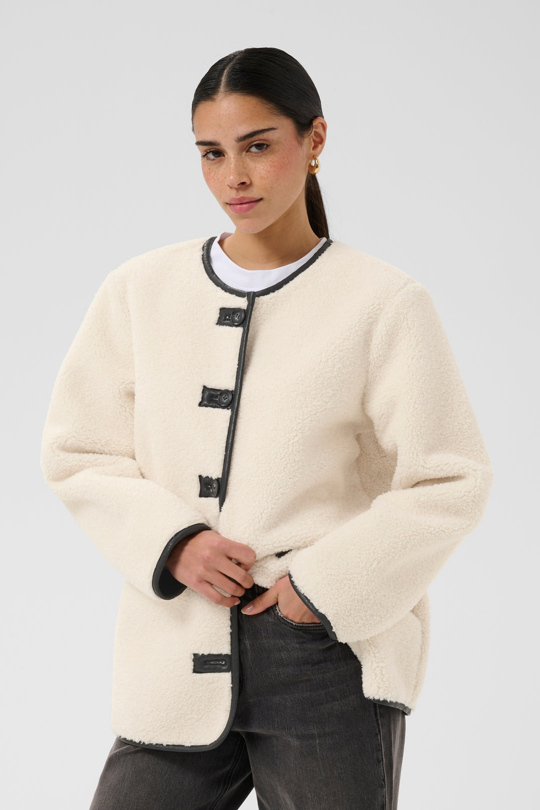 Manteau à bordures contrastantes Sandra - Coupe droite et généreuse