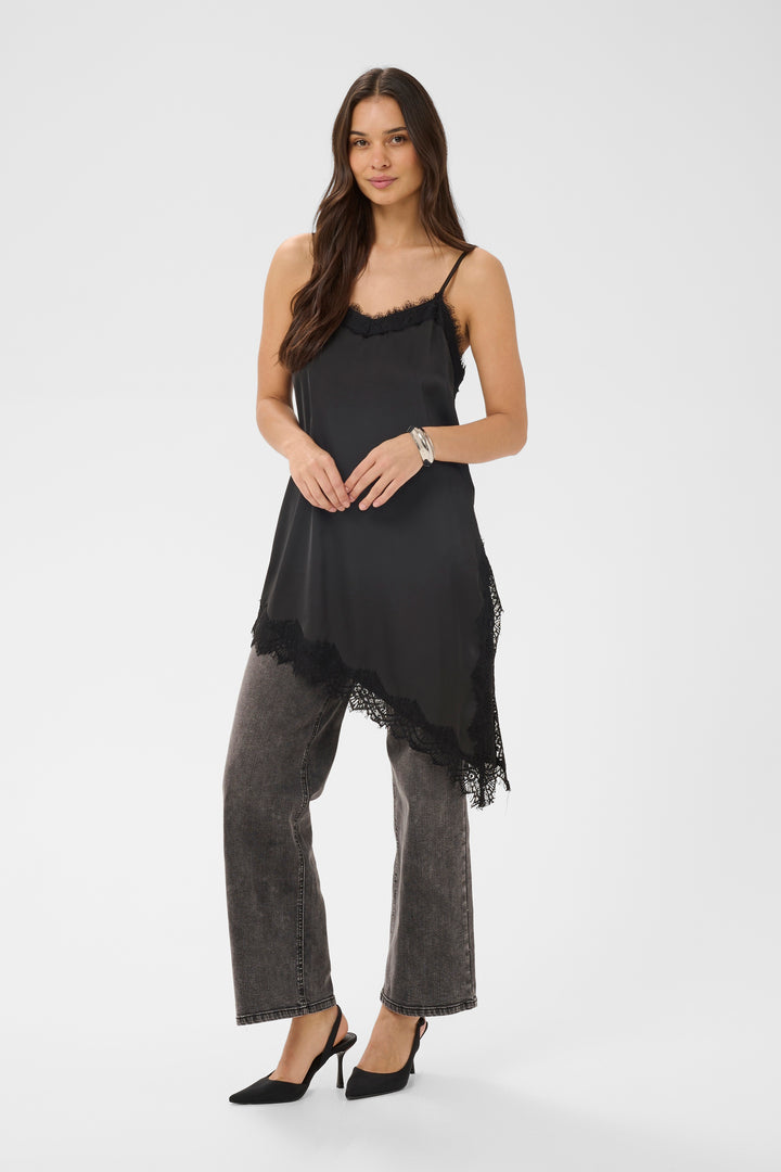 Camisole en tissu satiné Miala - Avec fines bretelles et encolure en V