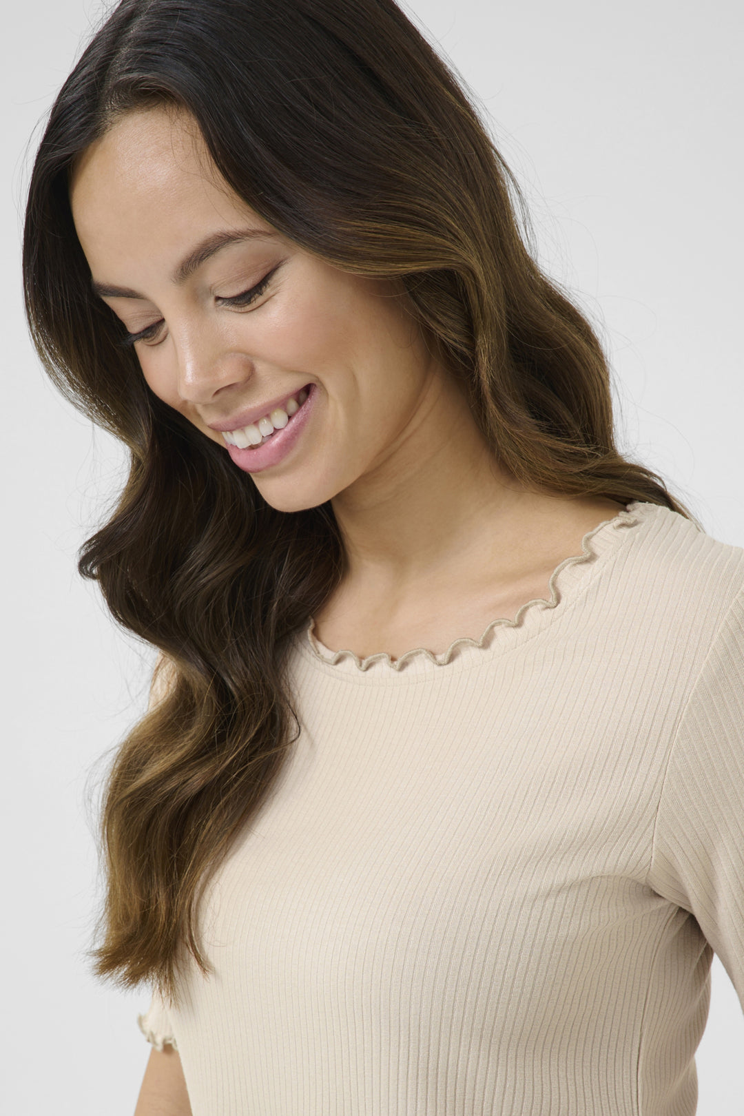 Chandail à bords ondoyants façon volutes Ribba