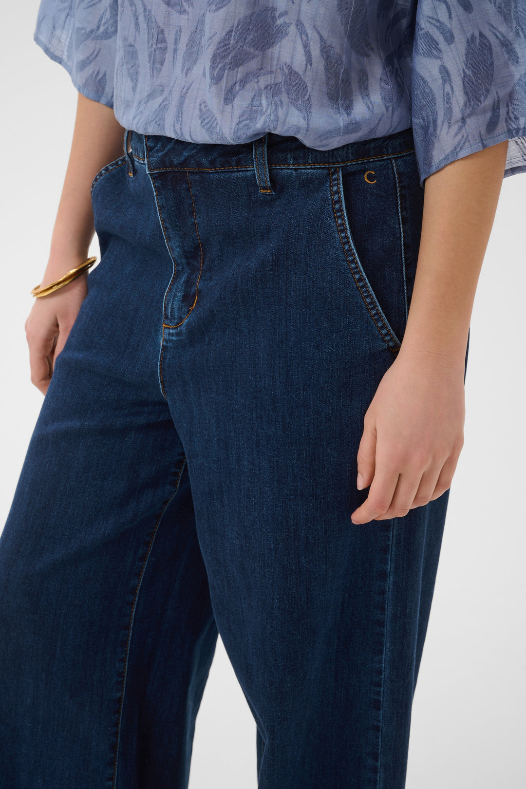 Jeans à jambes évasées Visti - Denim extensible et fluide**