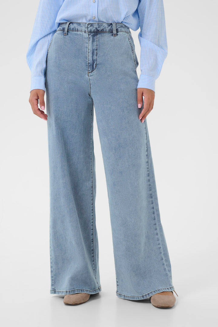 Jeans à jambes évasées Visti - Denim extensible et fluide