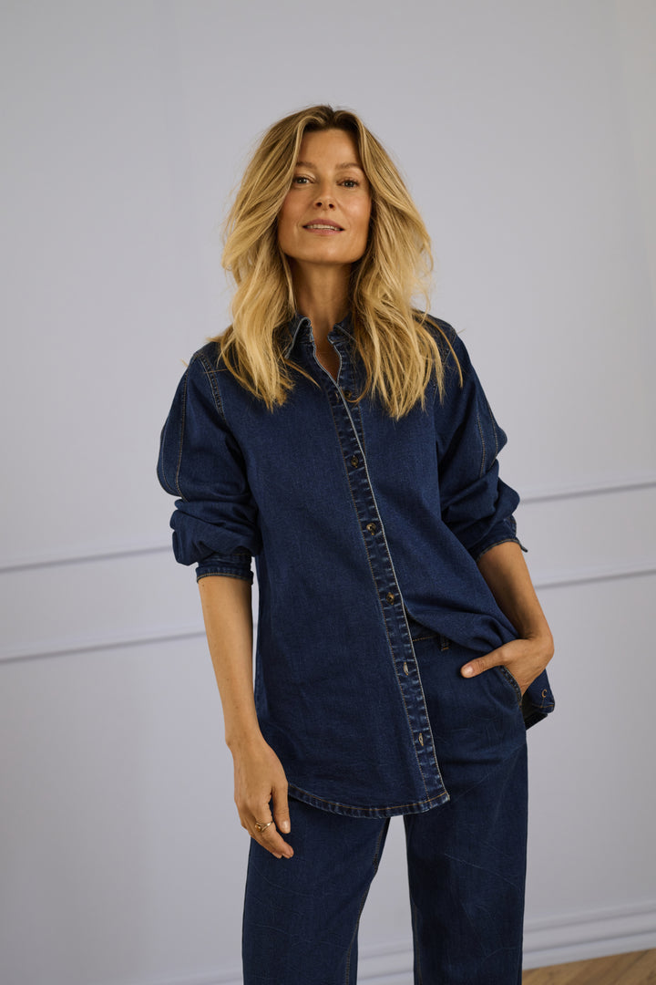 Visti Straight-Leg Jeans - Mid-Rise Stretch Denim