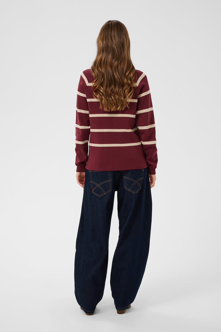 Chandail asymétrique avec boutons sur l’épaule Dela - En tricot de viscose écoresponsable