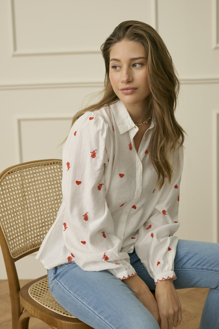 Blouse with delicate embroidery - Long sleeves