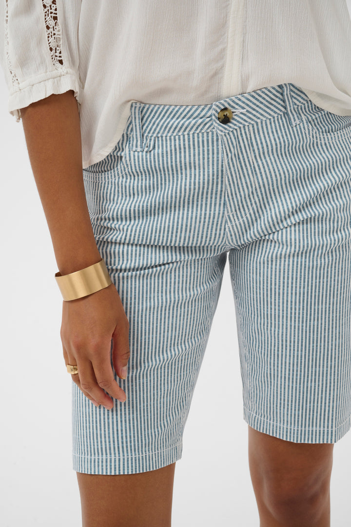 Short ajusté en coton extensible Berta - Coupe droite structurée CocoFit