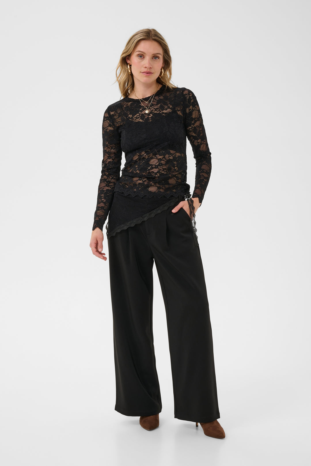 Blouse en dentelle Pitia - À manches longues et motifs floraux