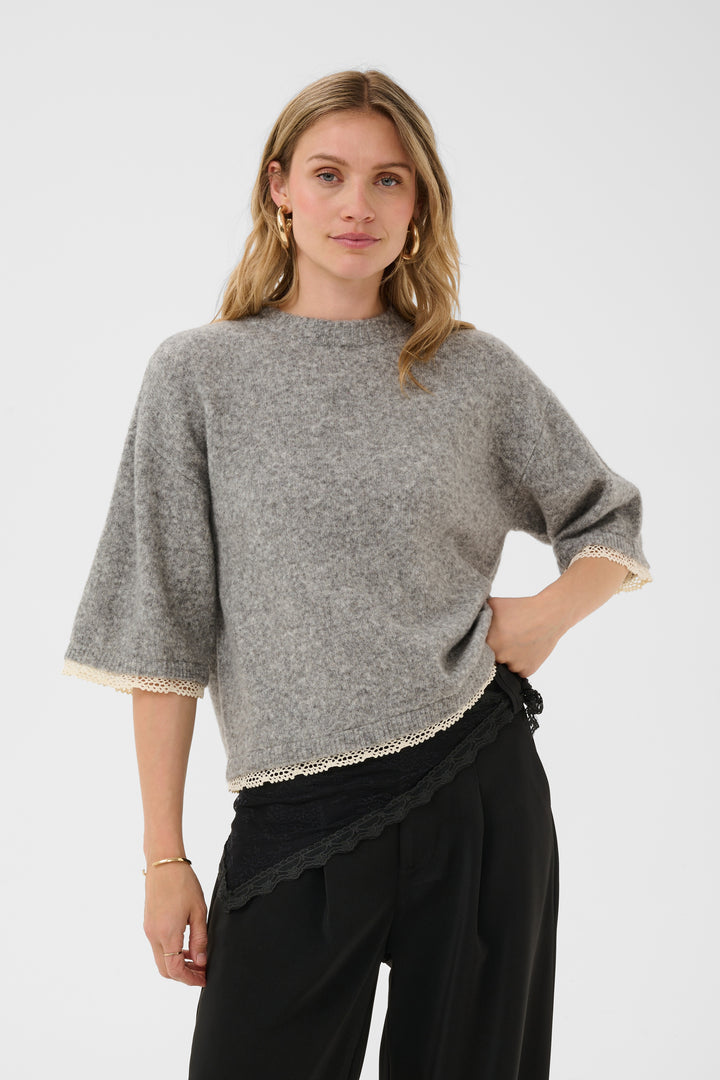 Haut en tricot Kibana - Doux aux bordures crochetées délicates