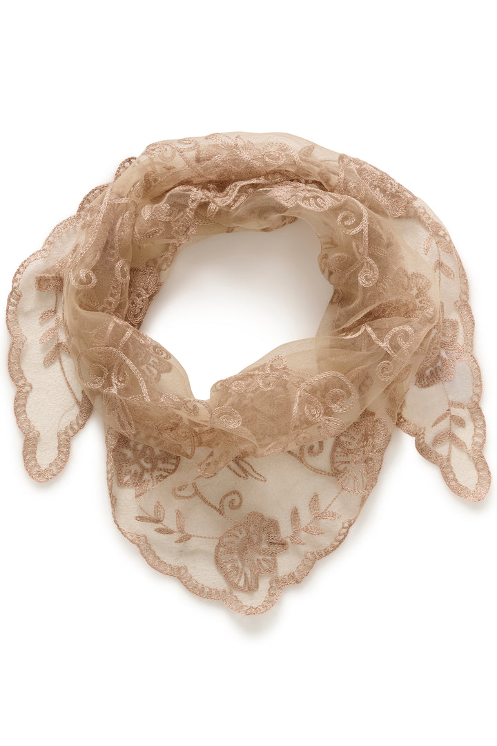 Foulard léger Lacie - Un accessoire en dentelle délicate