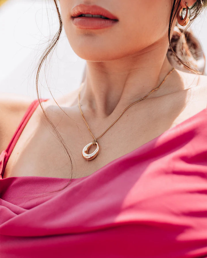 Collier à pendentif anneau doré Domeo - Dôme sculpté et fini or 18K