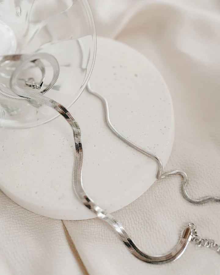 Collier à chaîne serpent Snake - Ras-du-cou fluide en acier inoxydable fini argent