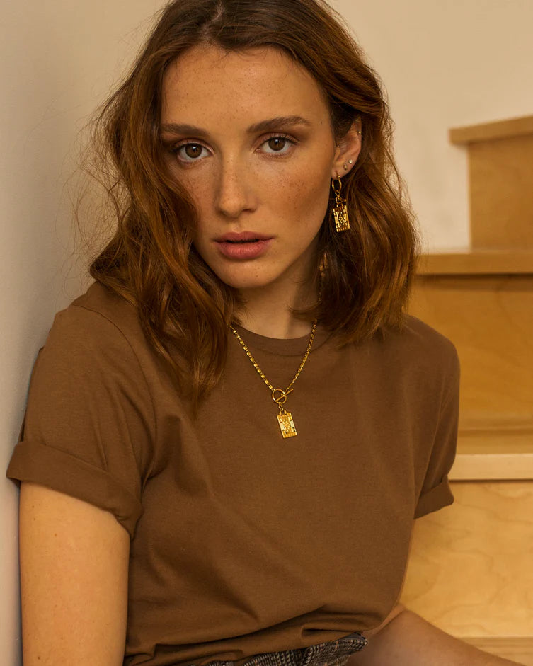 Collier à médaillon gravé Damien - En maille escargot avec fermoir et fini or 24K