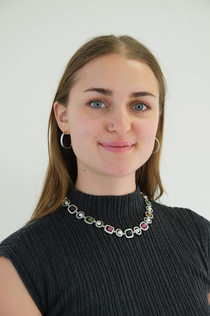 Collier en métal argenté et pierres semi-précieuses - À perles multicolores et nacrées