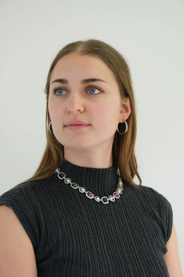 Collier en métal argenté et pierres semi-précieuses - À perles multicolores et nacrées