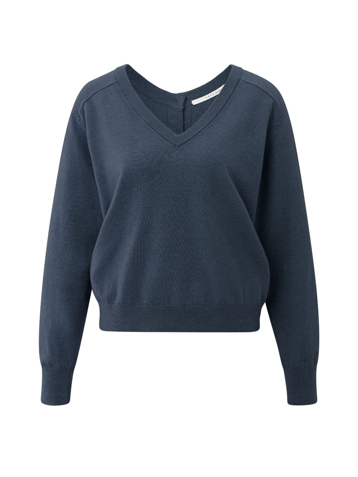 Chandail délicat à fermeture arrière