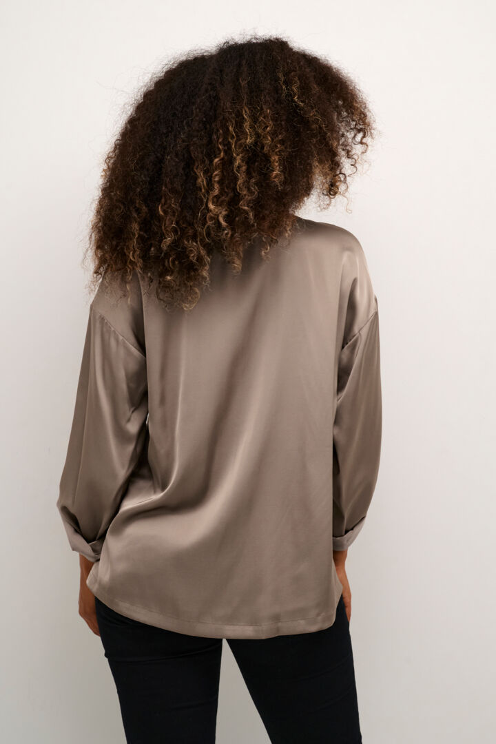 Blouse fluide satinée