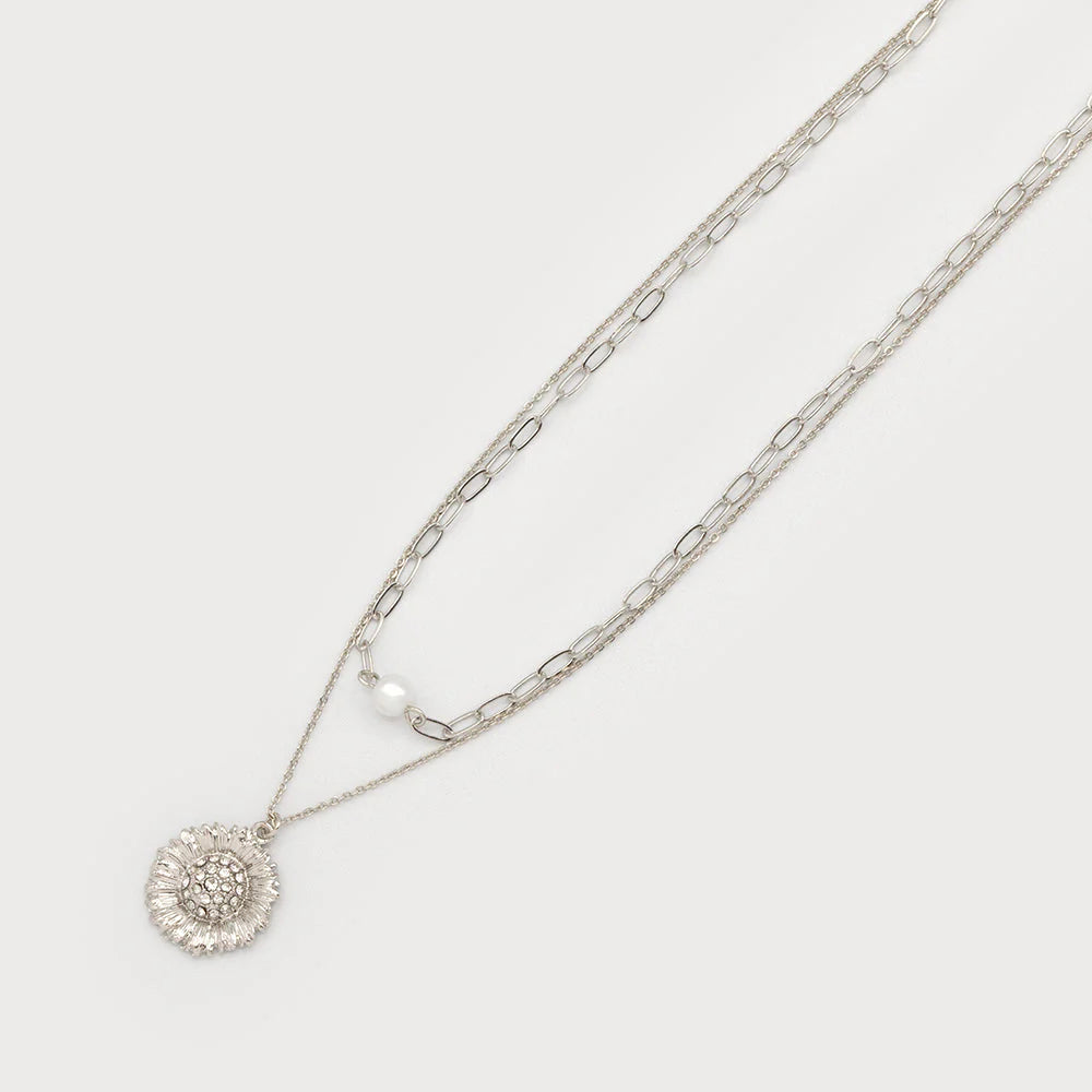 Collier deux rangs avec fleur et perle