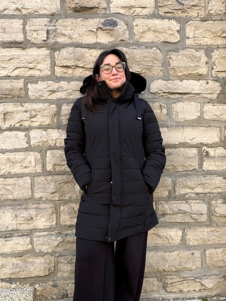 Manteau matelassé à capuche Haukkala - Coupe ajustée et mi-longue