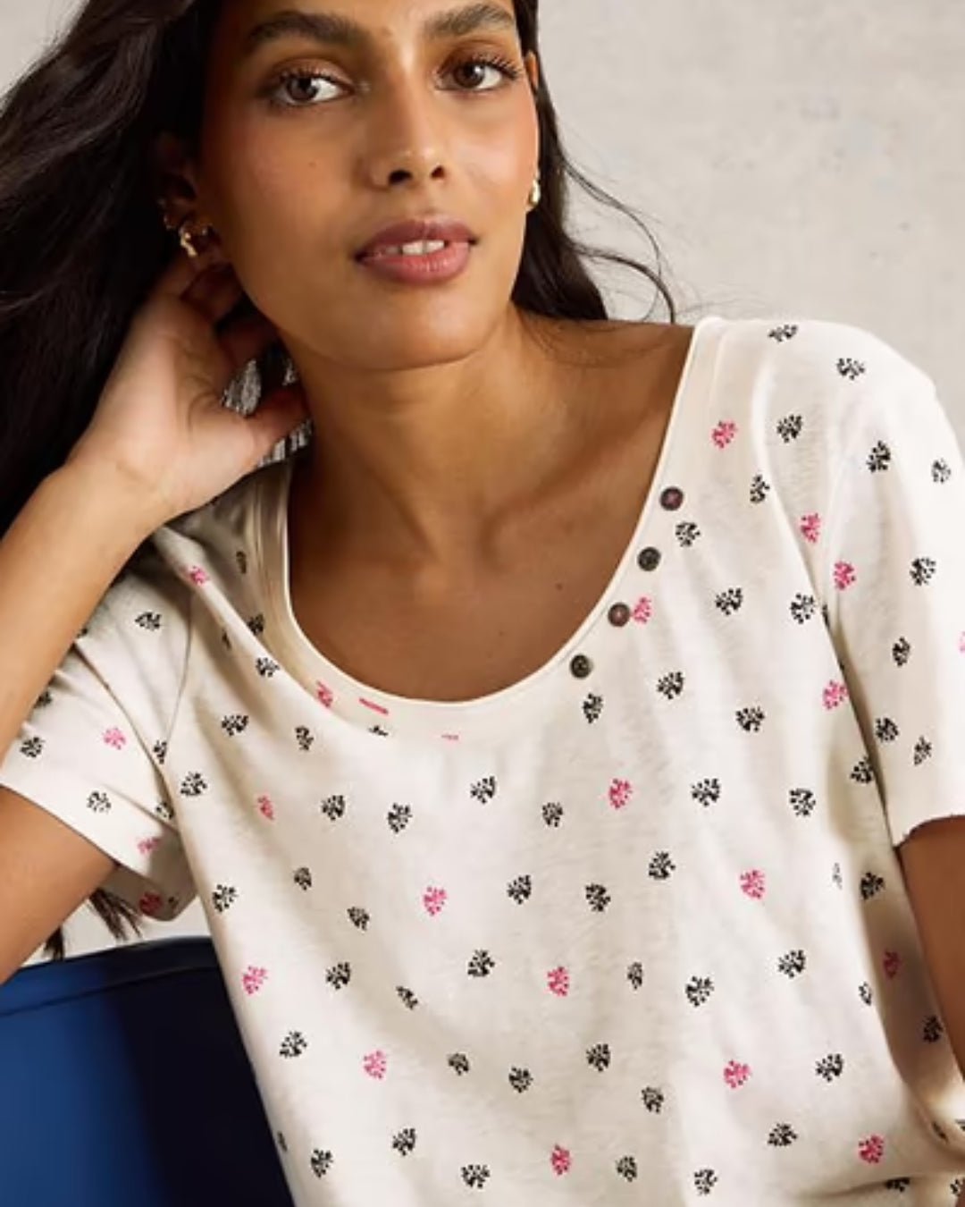 T-shirt avec un col rond et des boutons Nadia