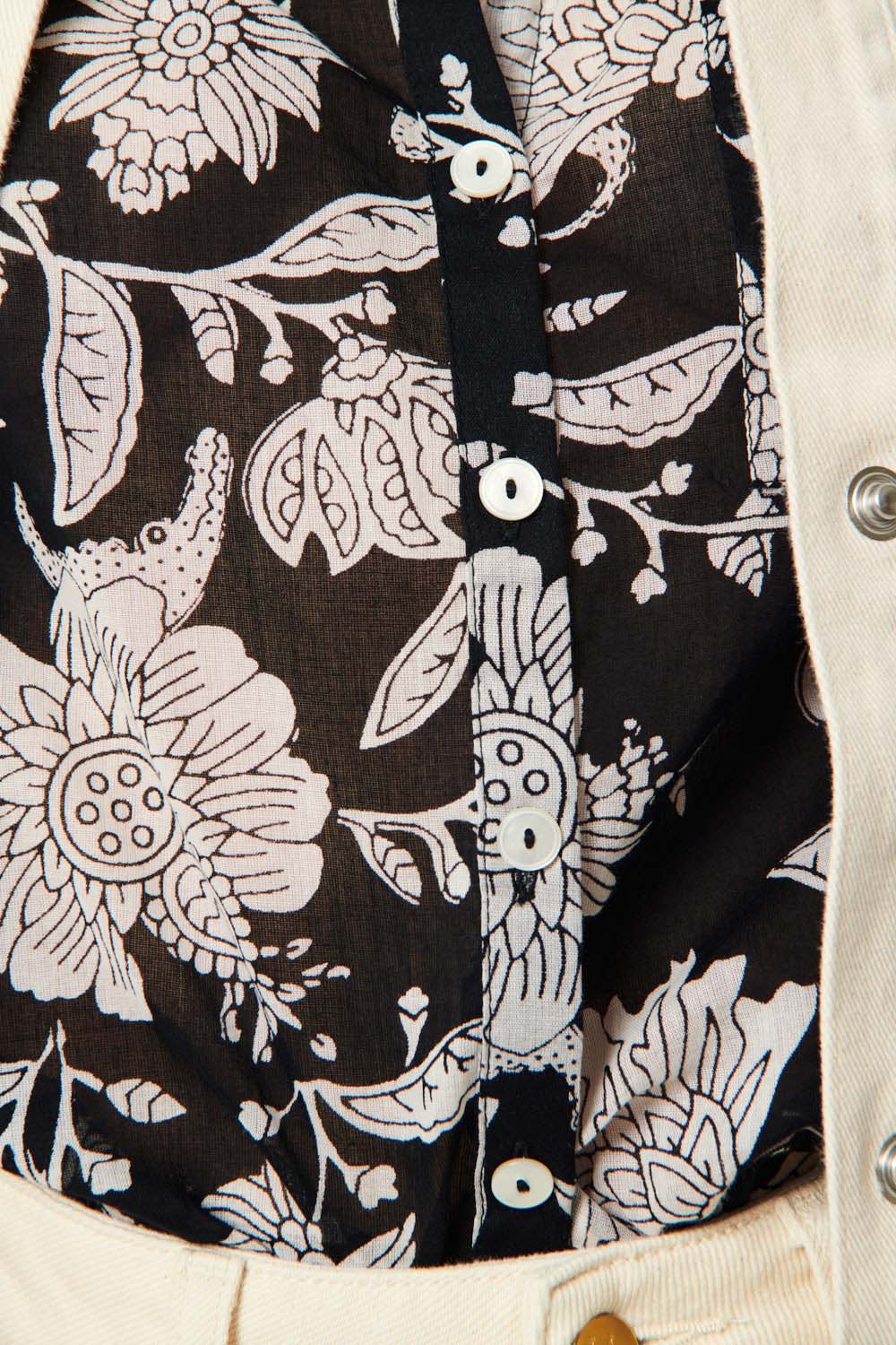 Chemise de coton légère à motif floral-croco