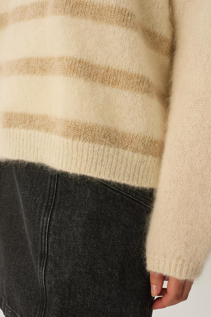 Pull à lignes dorées Aleo