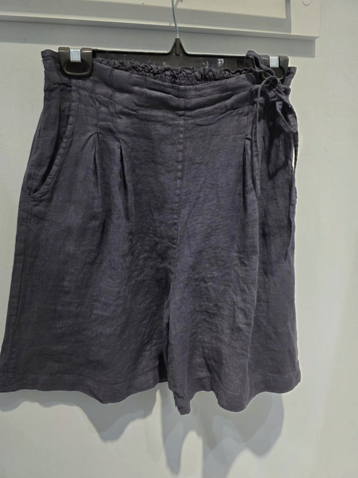 Short en lin à taille nouée – Modèle ajustable