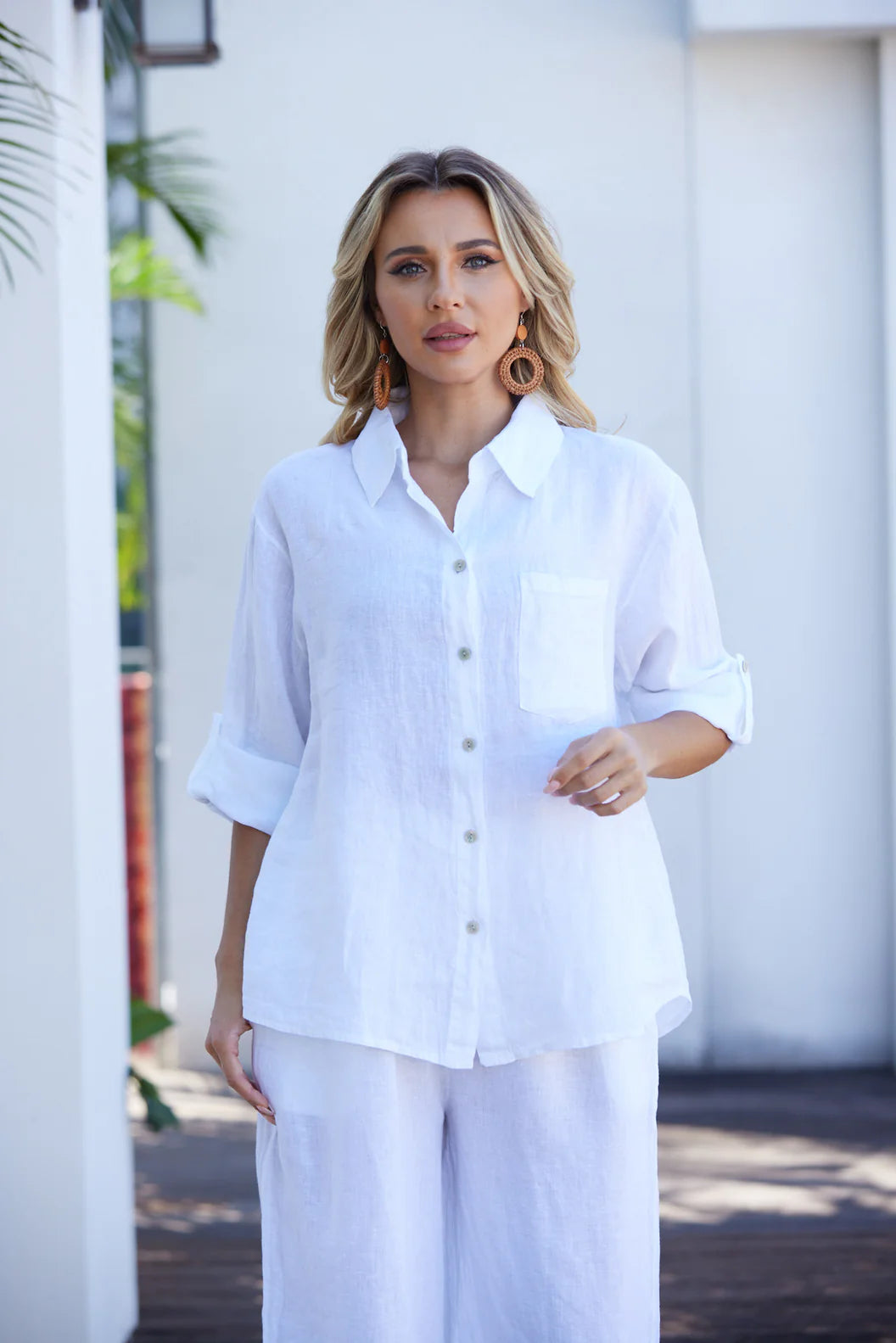 Chemise boutonnée à col classique avec poche Celia - 100% lin