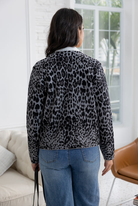 Cardigan boutonnée en maille à motif léopard - À encolure ronde et boutons avant