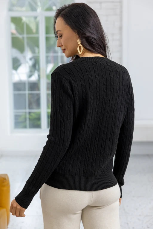 Pull en tricot à torsades - À col en V et mailles structurées