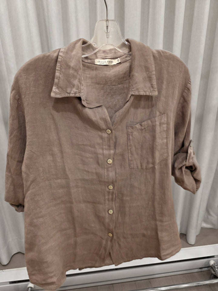 Chemise boutonnée à col classique avec poche Celia - 100% lin