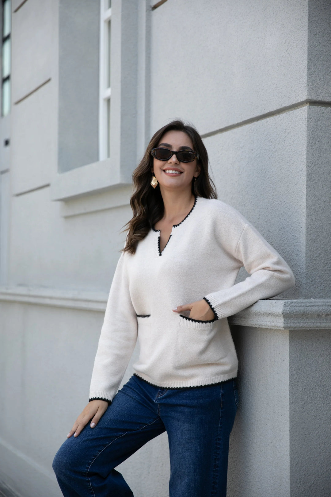 Pull à encolure cœur et finitions contrastées