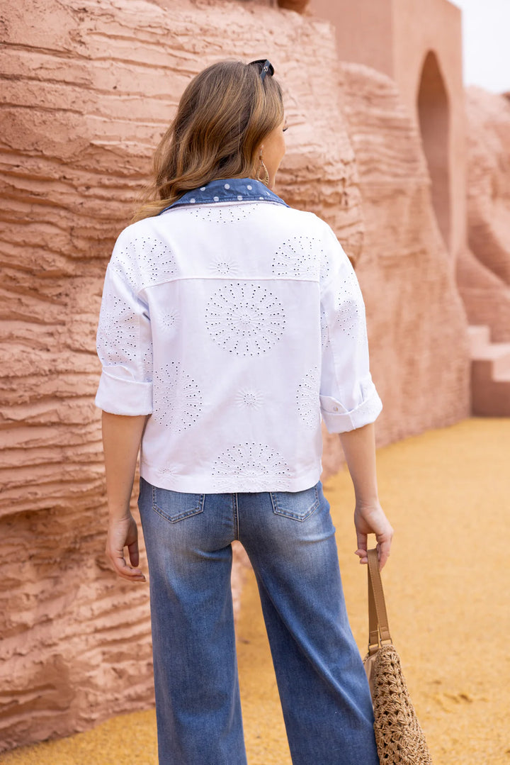 Veste en broderie anglaise Sunlit – ajourée et légère