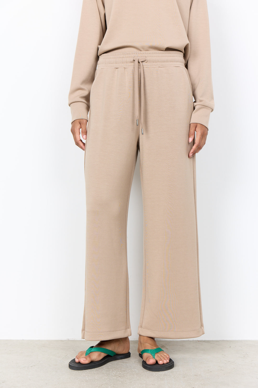 Pantalon doux à jambe droite Banu - Coupe ample et taille ajustable