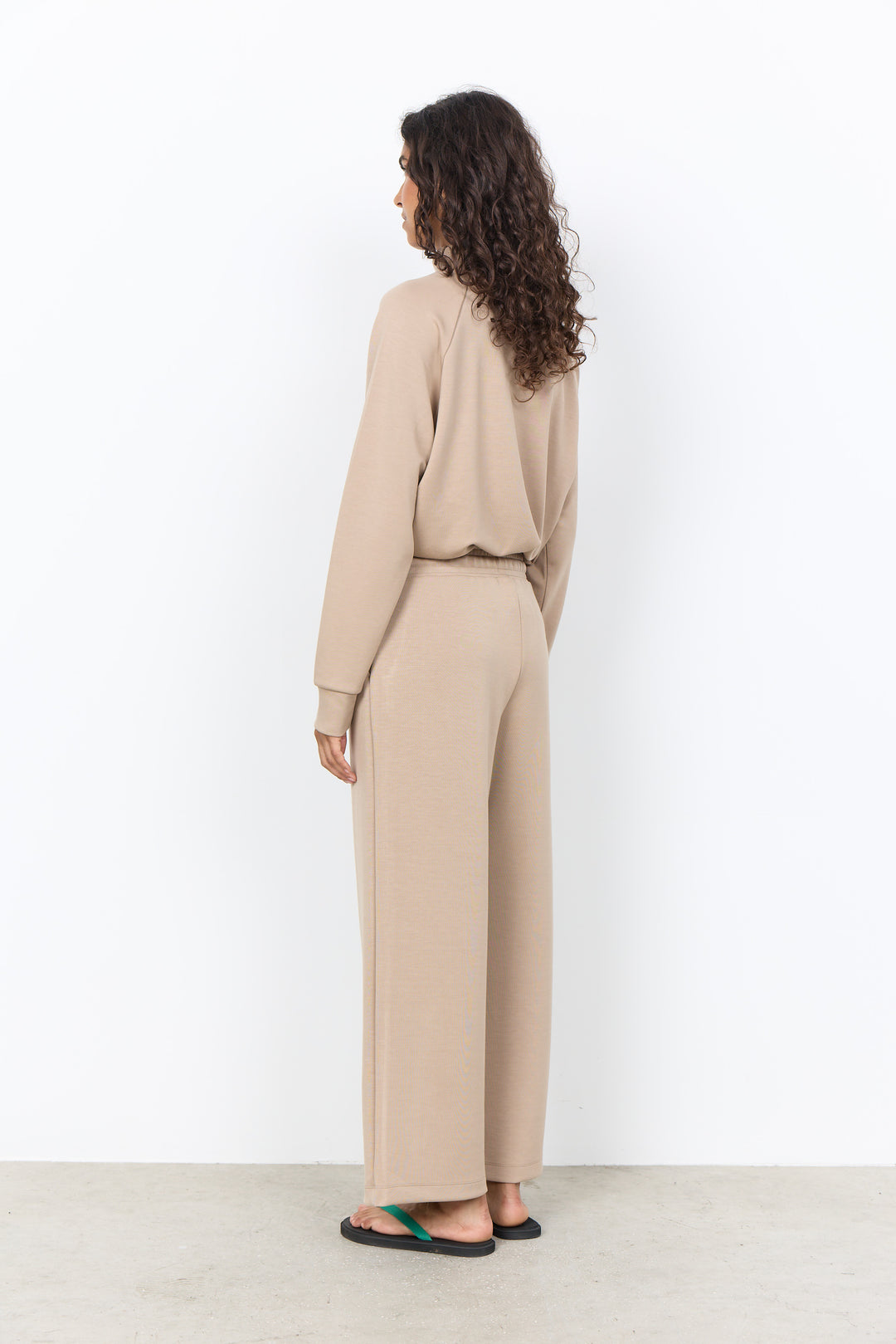 Pantalon doux à jambe droite Banu - Coupe ample et taille ajustable