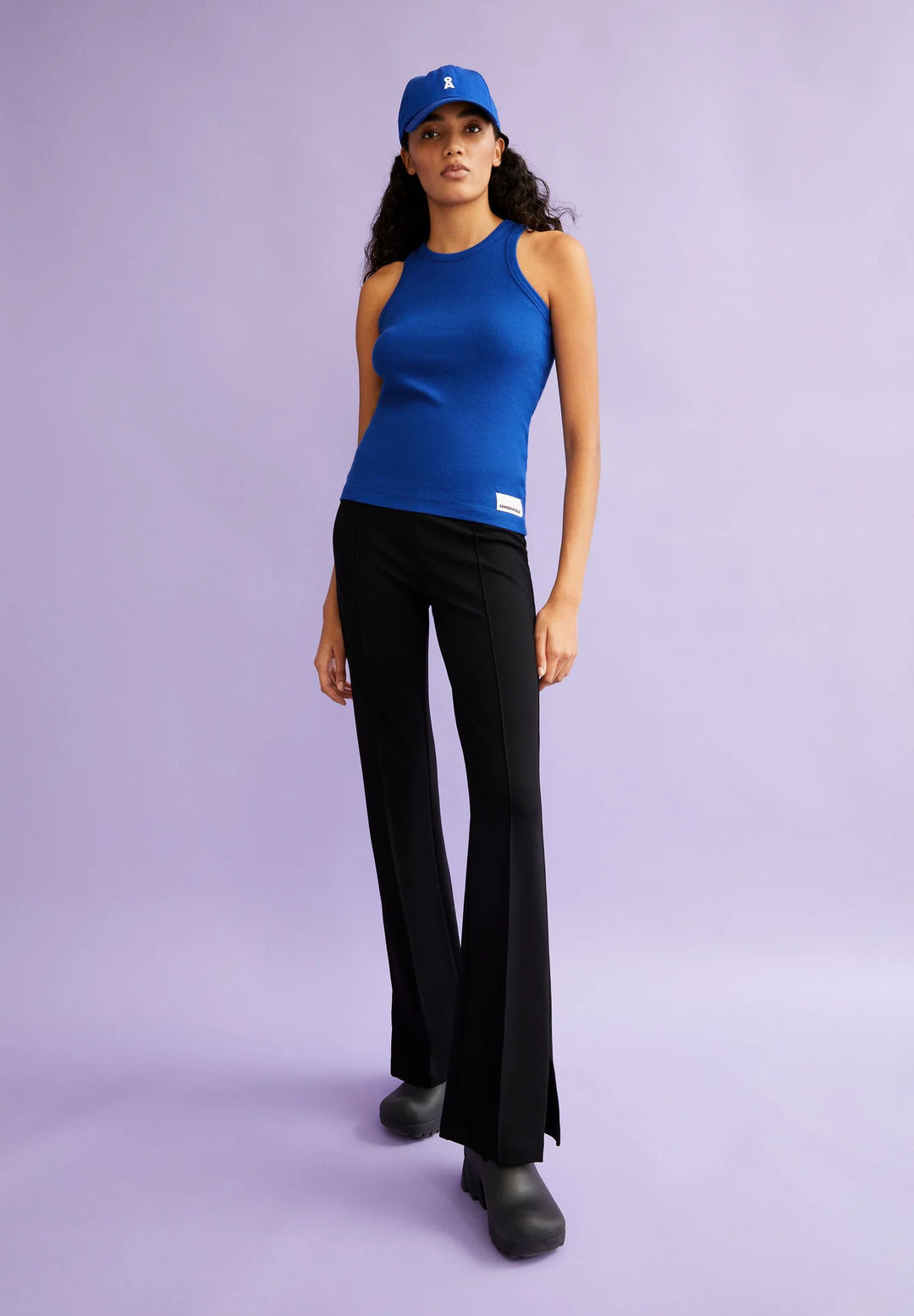 Camisole à encolure ronde Kanitaa - Haut ajusté uni en coton biologique extensible